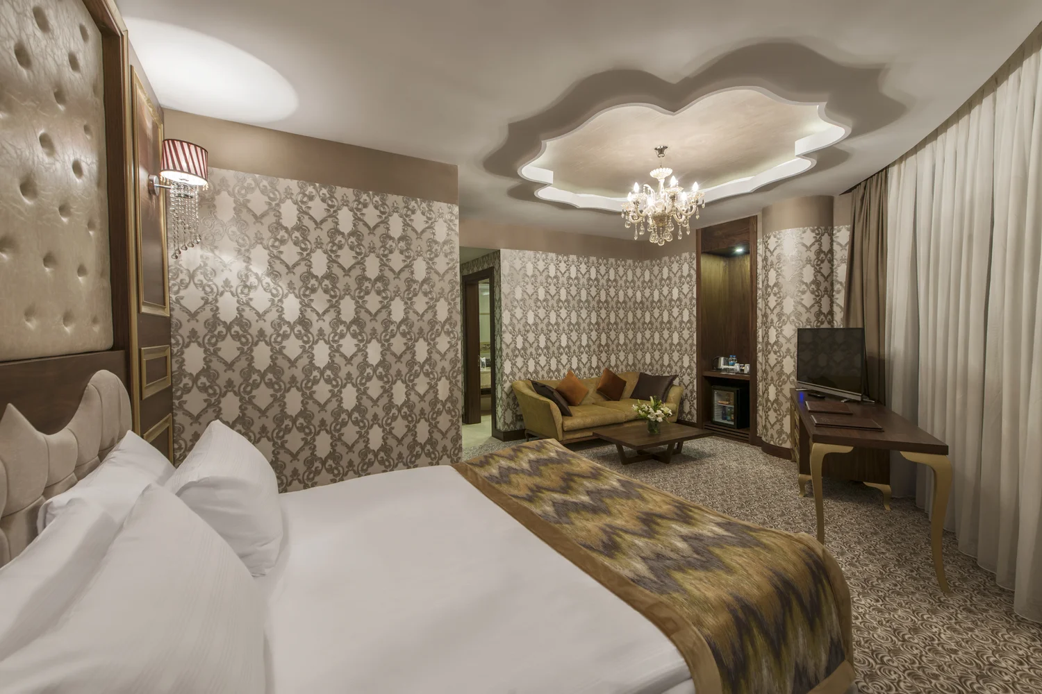 Corner Suite - 2