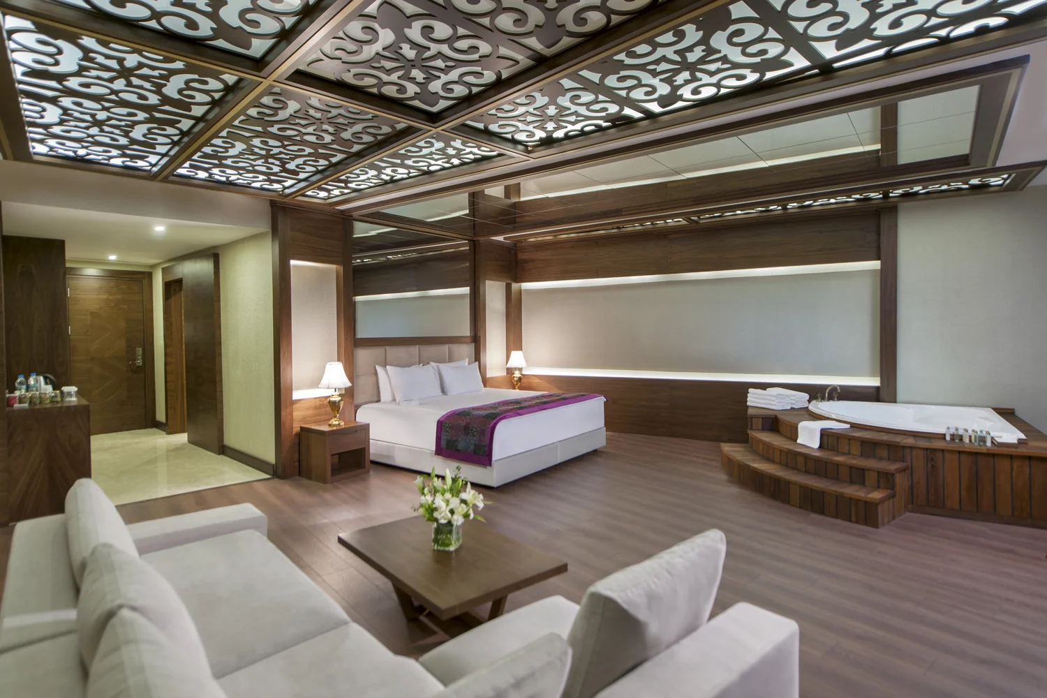 Honeymoon Suite - 2
